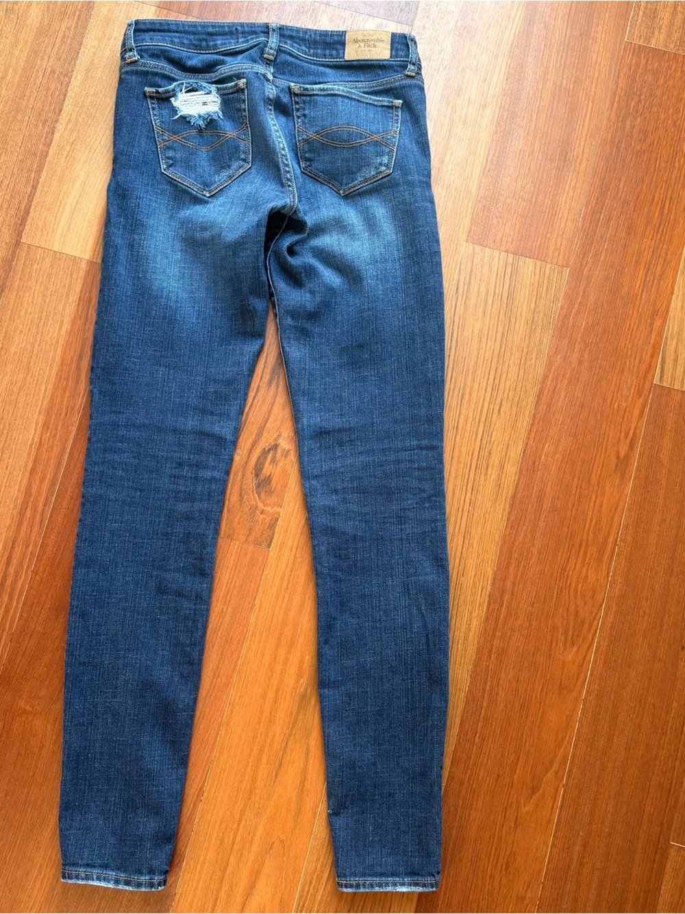 Abercrombie & Fitch Women's Super Skinny Jeans - Distressed 2L 26W 33L Dark Blue - Picture 7 of 9
